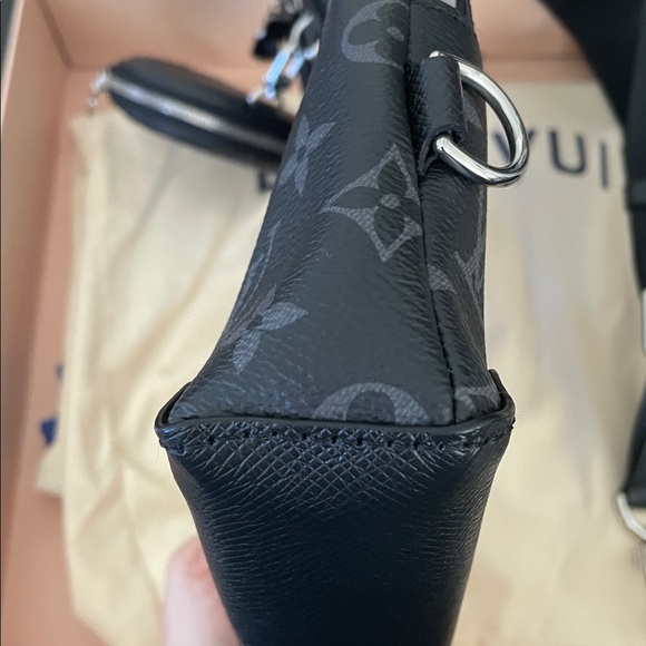 Louis Vuitton Duo Slingbag - Picture 8 of 13